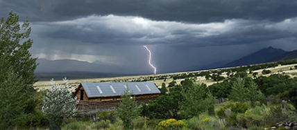 Valley_View_Lightning.jpg (89263 bytes)